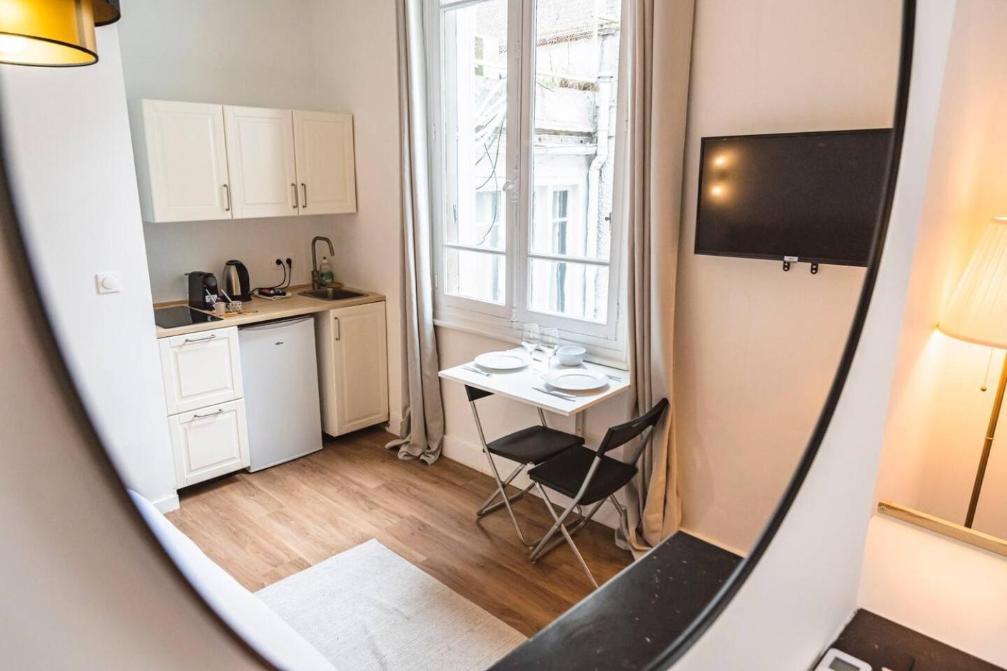 Pink, Appartement En Plein Coeur De ריימס מראה חיצוני תמונה